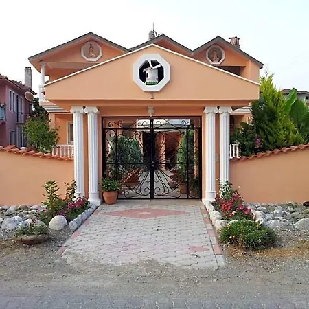 Villa Sleeps 11 Pool Air Con Wifi *